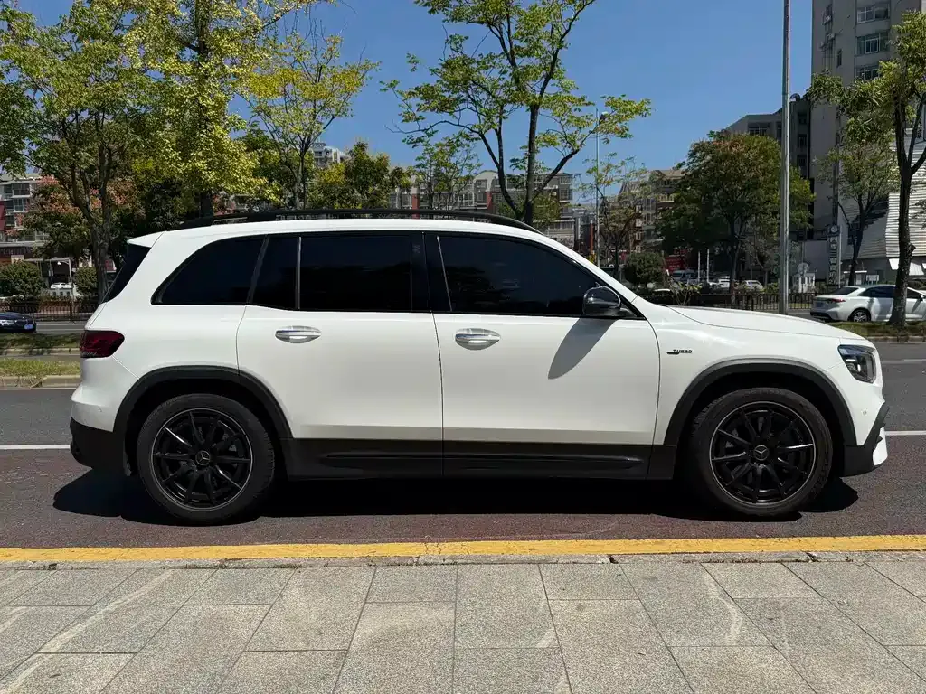Mercedes-Benz GLB AMG — фото 4