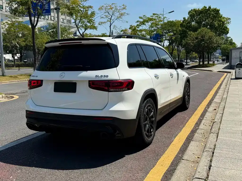 Mercedes-Benz GLB AMG — фото 5