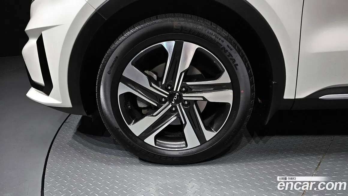 Kia Sorento — фото 5