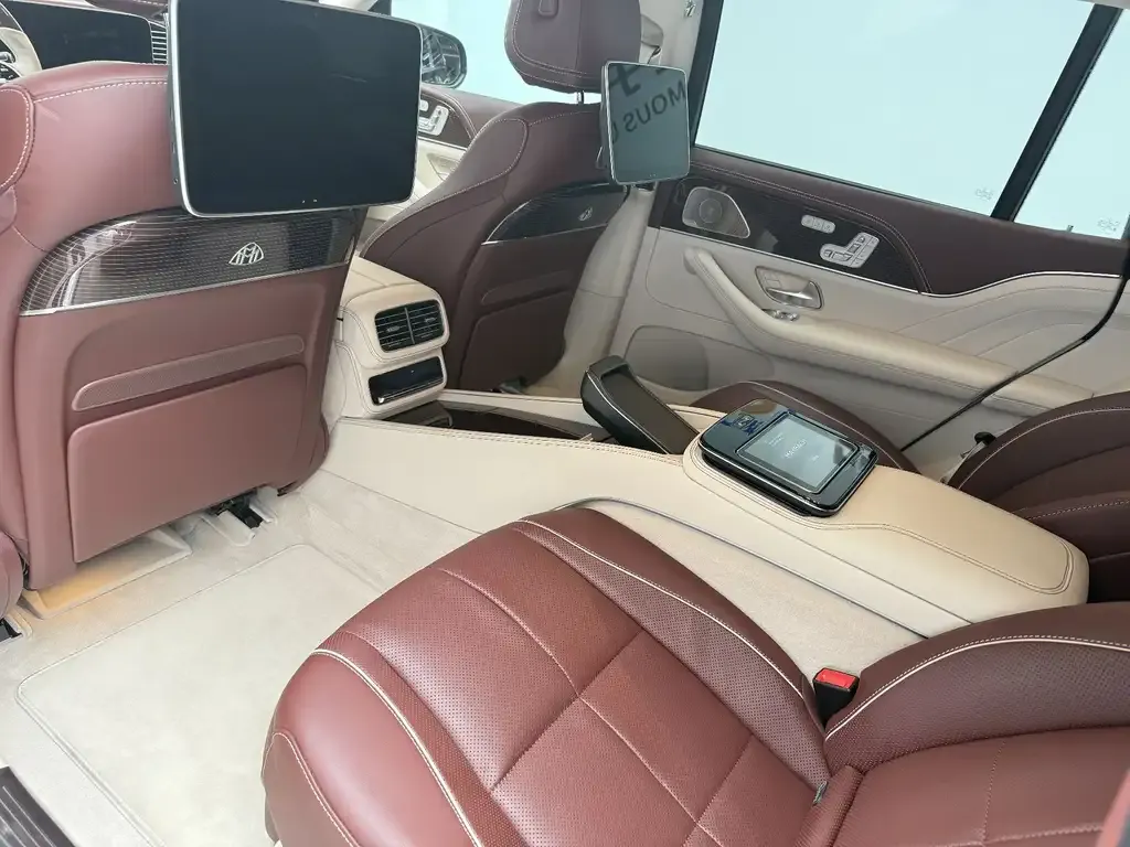 Mercedes-Benz GLS — фото 8