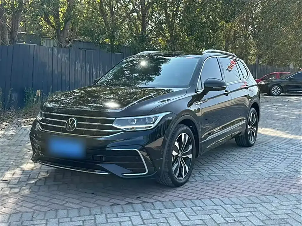 Volkswagen Tiguan L — фото 2