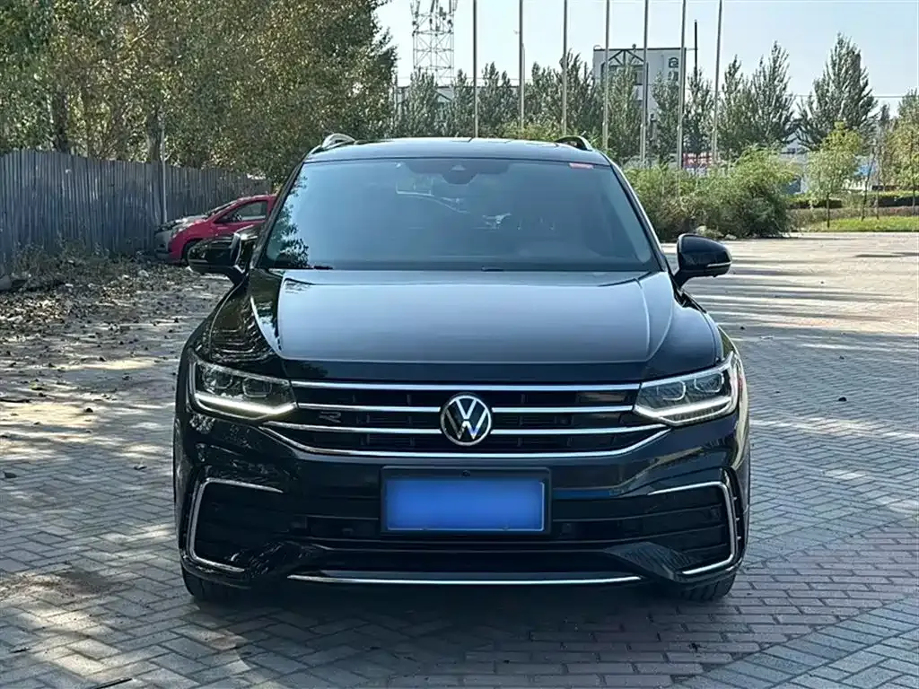 Volkswagen Tiguan L — фото 4