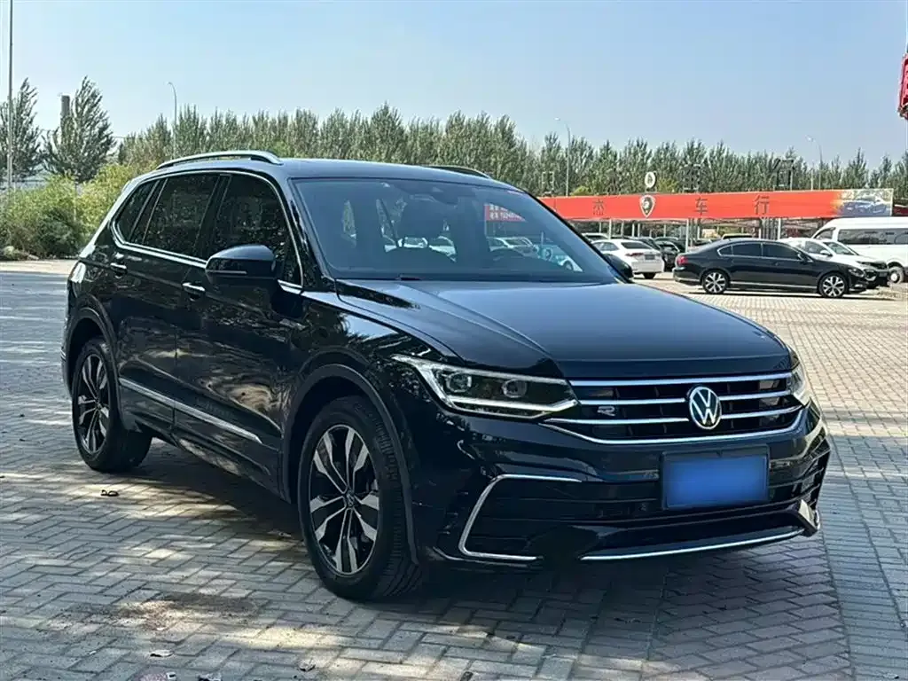 Volkswagen Tiguan L — фото 5