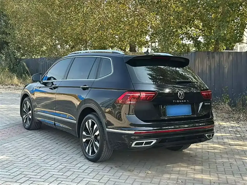 Volkswagen Tiguan L — фото 6