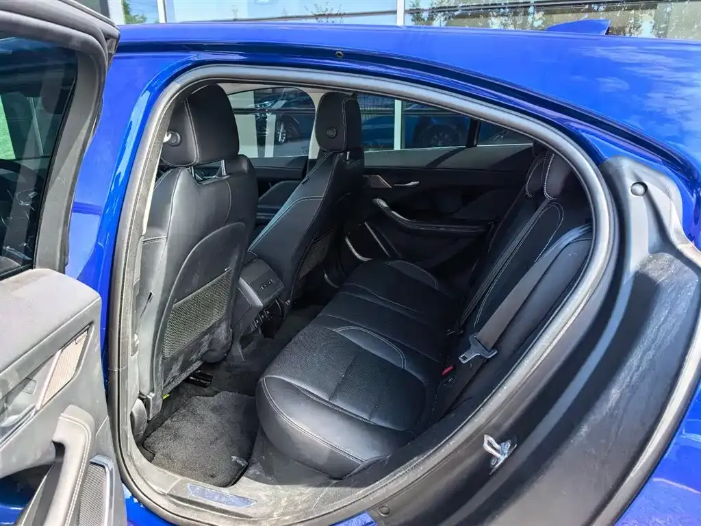Jaguar I-PACE — фото 10
