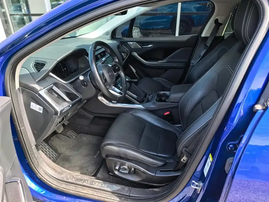 Jaguar I-PACE — фото 9