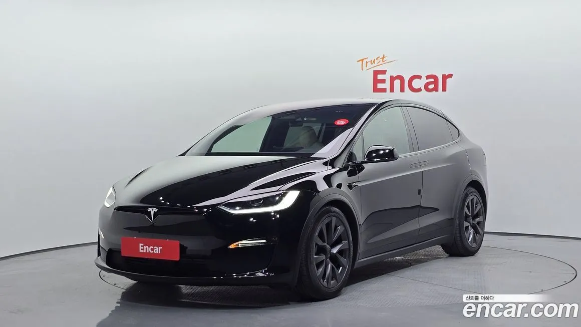 Tesla Model X — фото 1