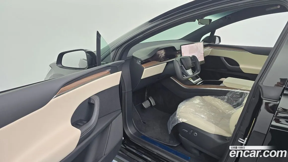 Tesla Model X — фото 10