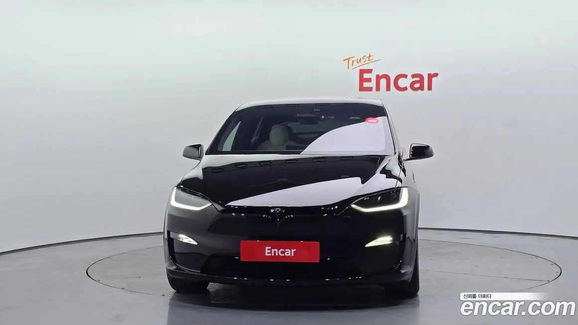 Tesla Model X — фото 3