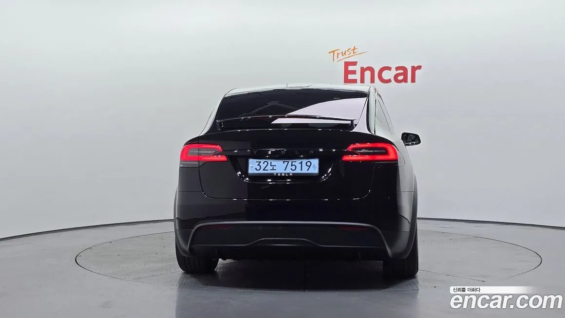 Tesla Model X — фото 4