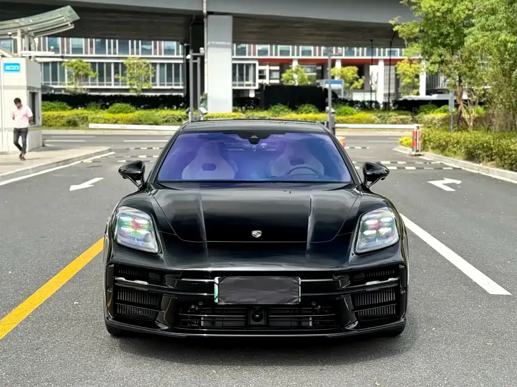 Porsche Panamera Hybrid — фото 1