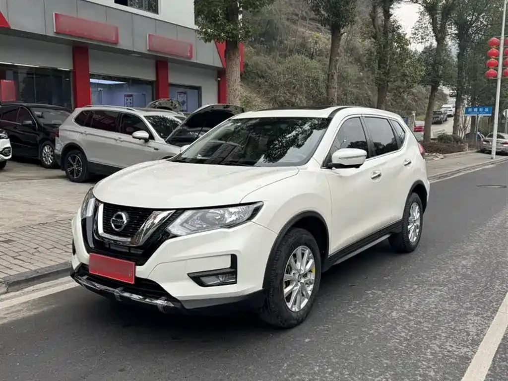 Nissan X-Trail — фото 1