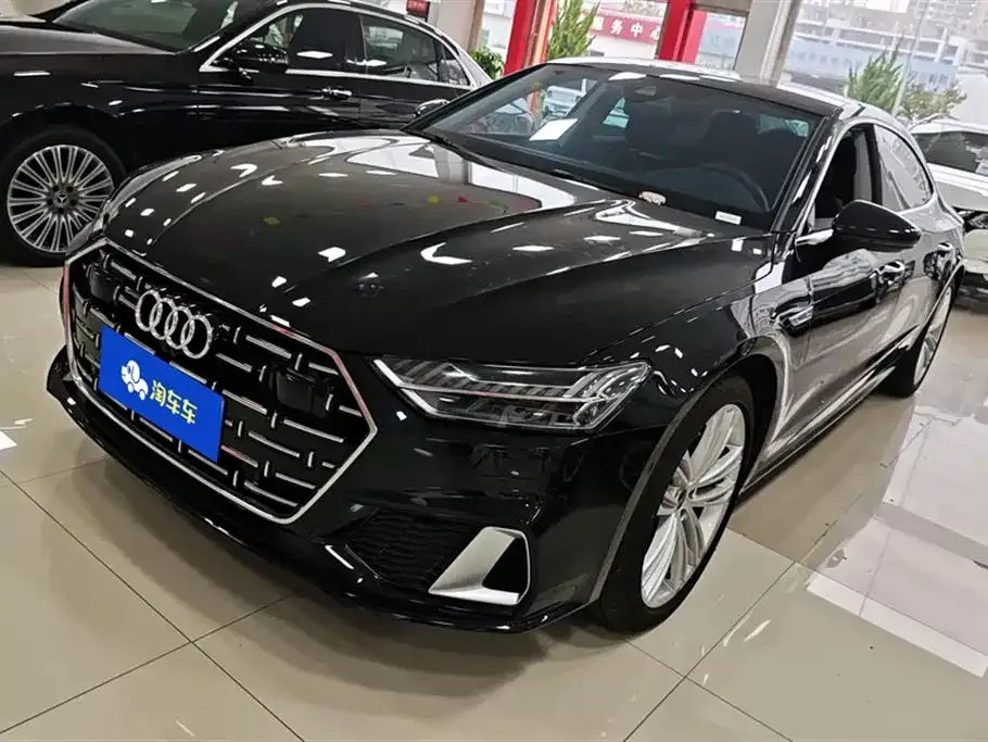 Audi A7L — фото 1