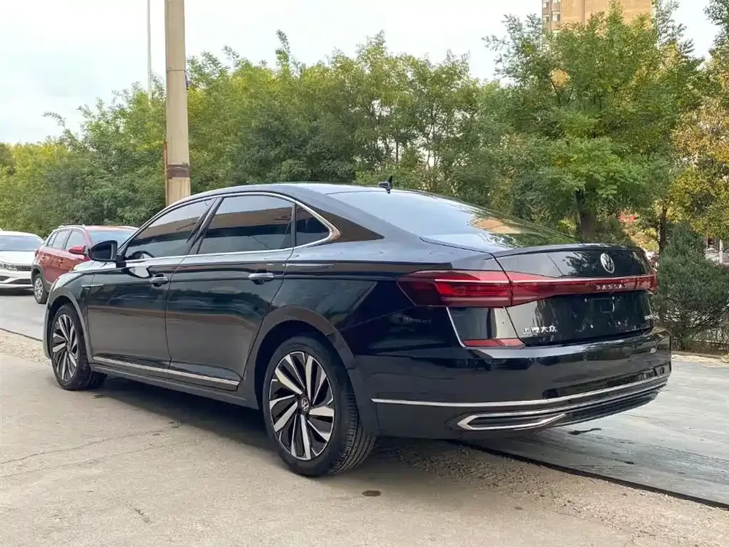Volkswagen Passat — фото 7
