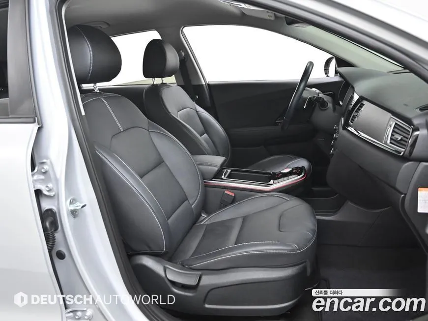 Kia Niro — фото 10