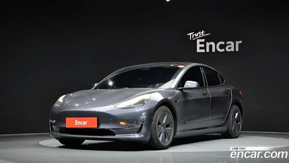 Tesla Model 3 — фото 1