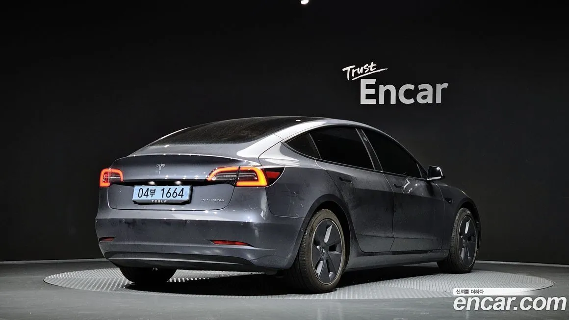 Tesla Model 3 — фото 2