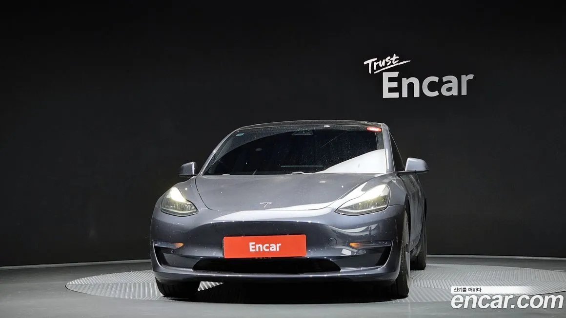 Tesla Model 3 — фото 3