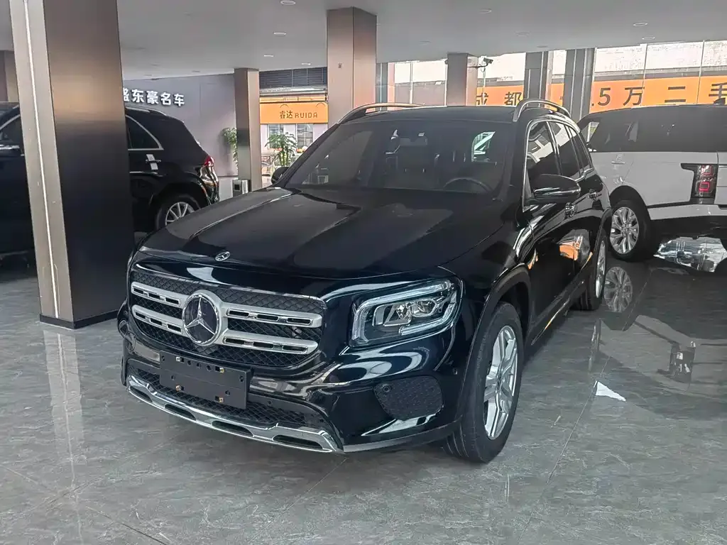 Mercedes-Benz GLB — фото 1