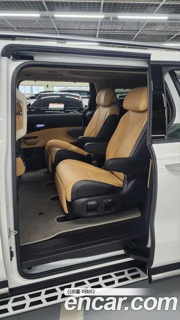 Kia Carnival — фото 10