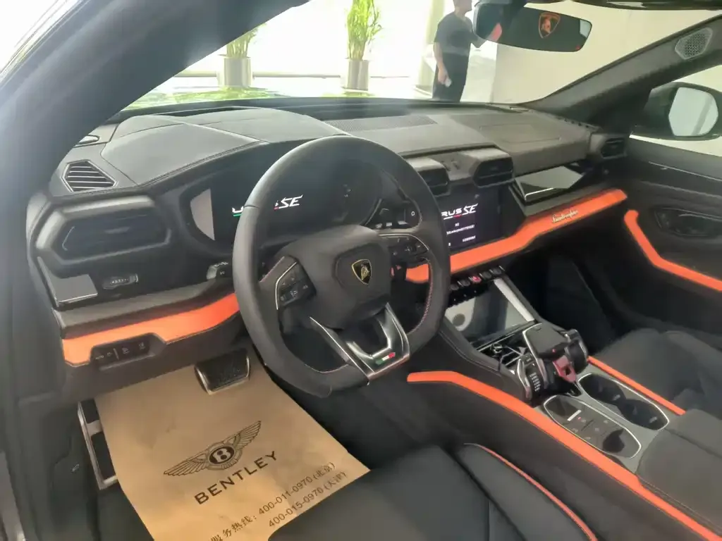 Lamborghini Urus SE — фото 9