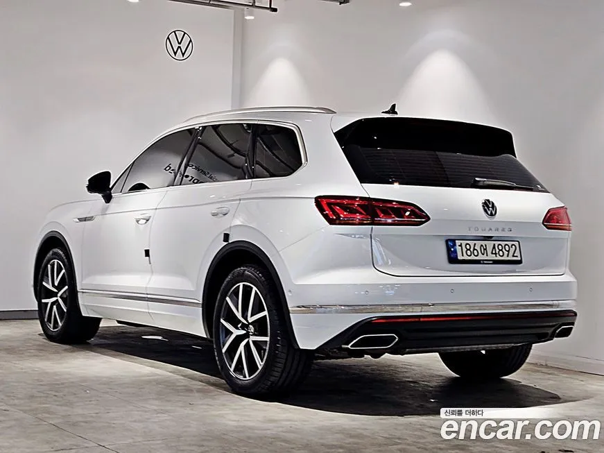 Volkswagen Touareg — фото 2