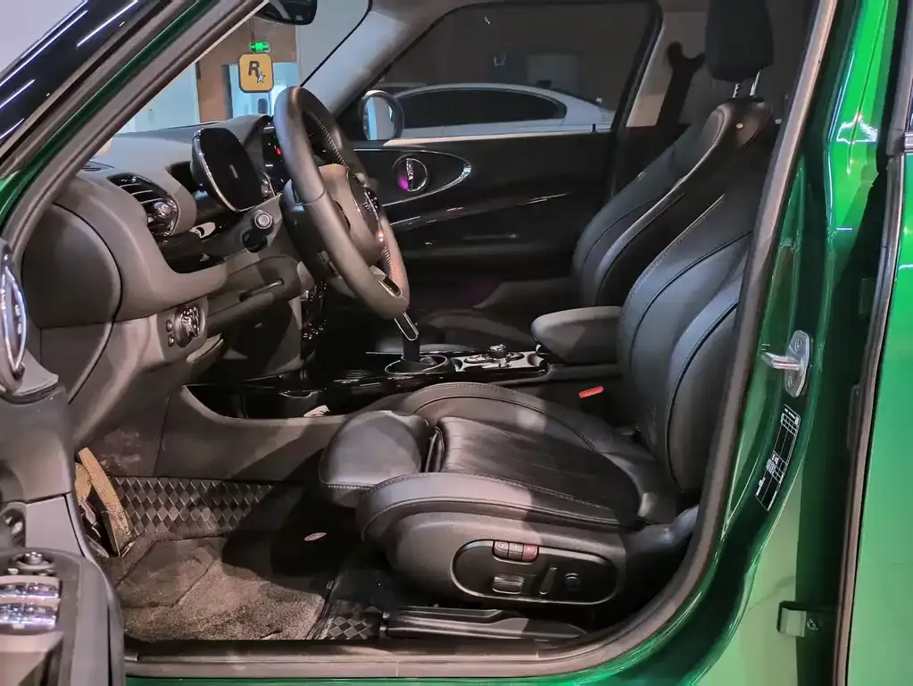 MINI Clubman — фото 4