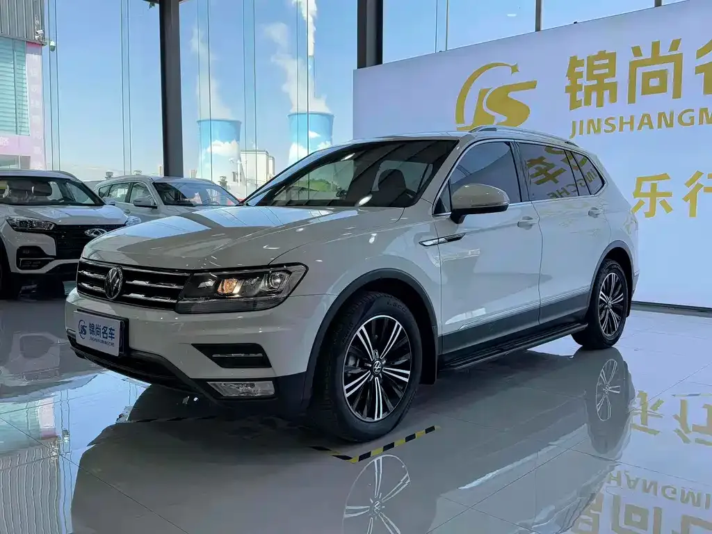 Volkswagen Tiguan L — фото 2