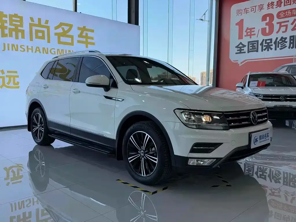 Volkswagen Tiguan L — фото 4