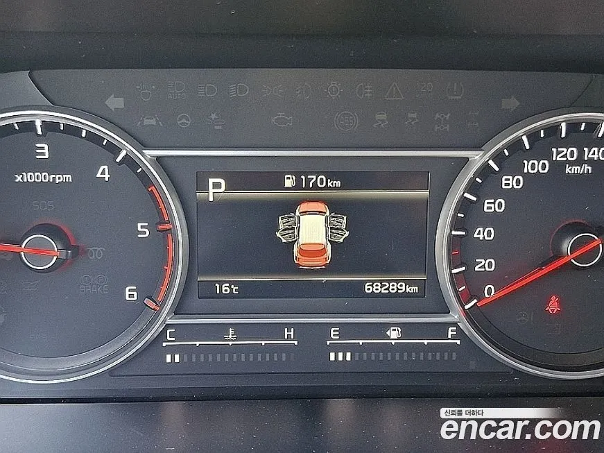 Kia Sorento — фото 8
