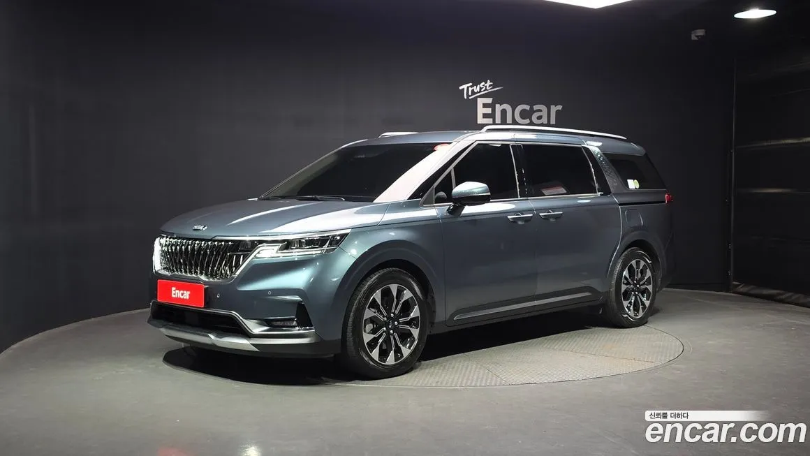 Kia Carnival — фото 1