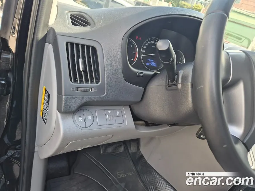 Hyundai Starex — фото 10