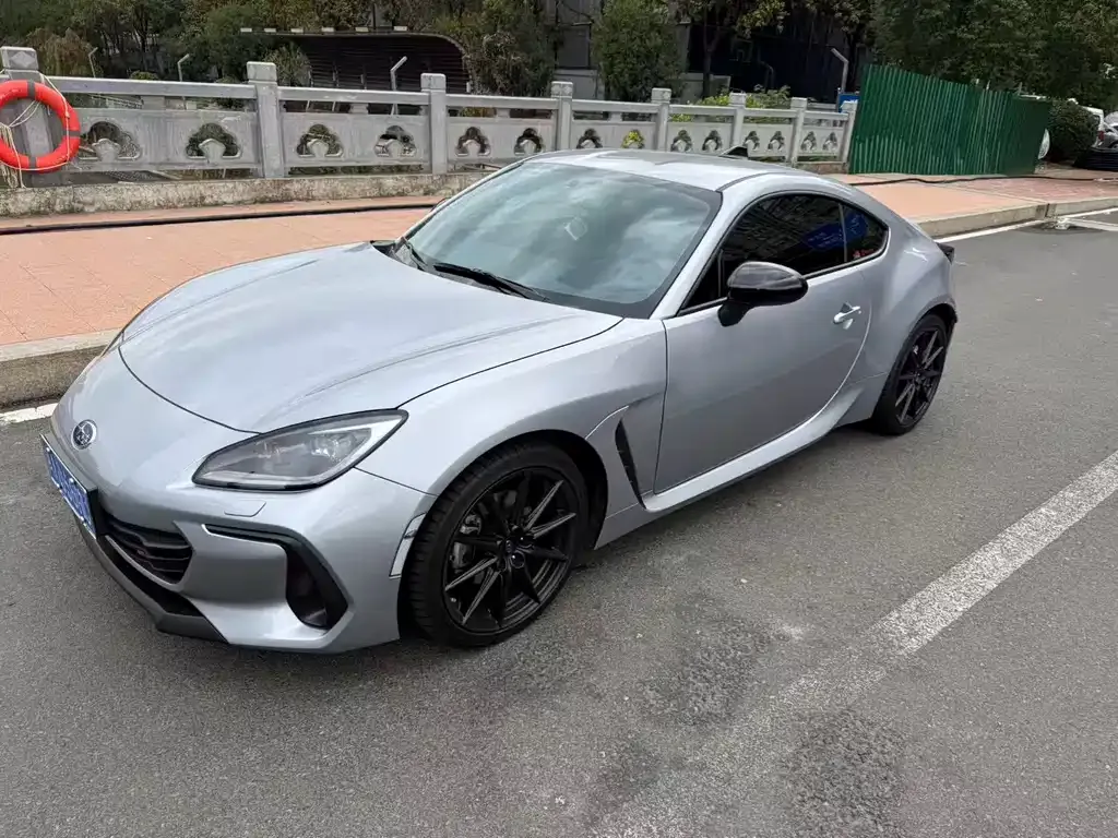 Subaru BRZ — фото 1