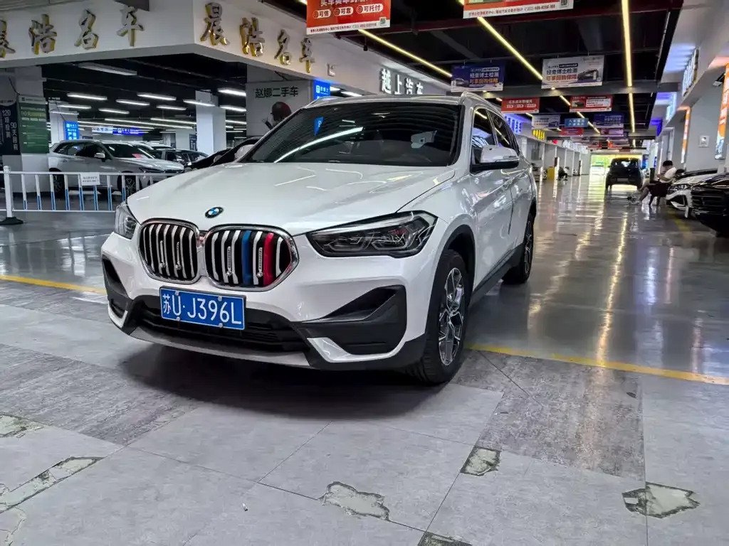 BMW X1 — фото 1