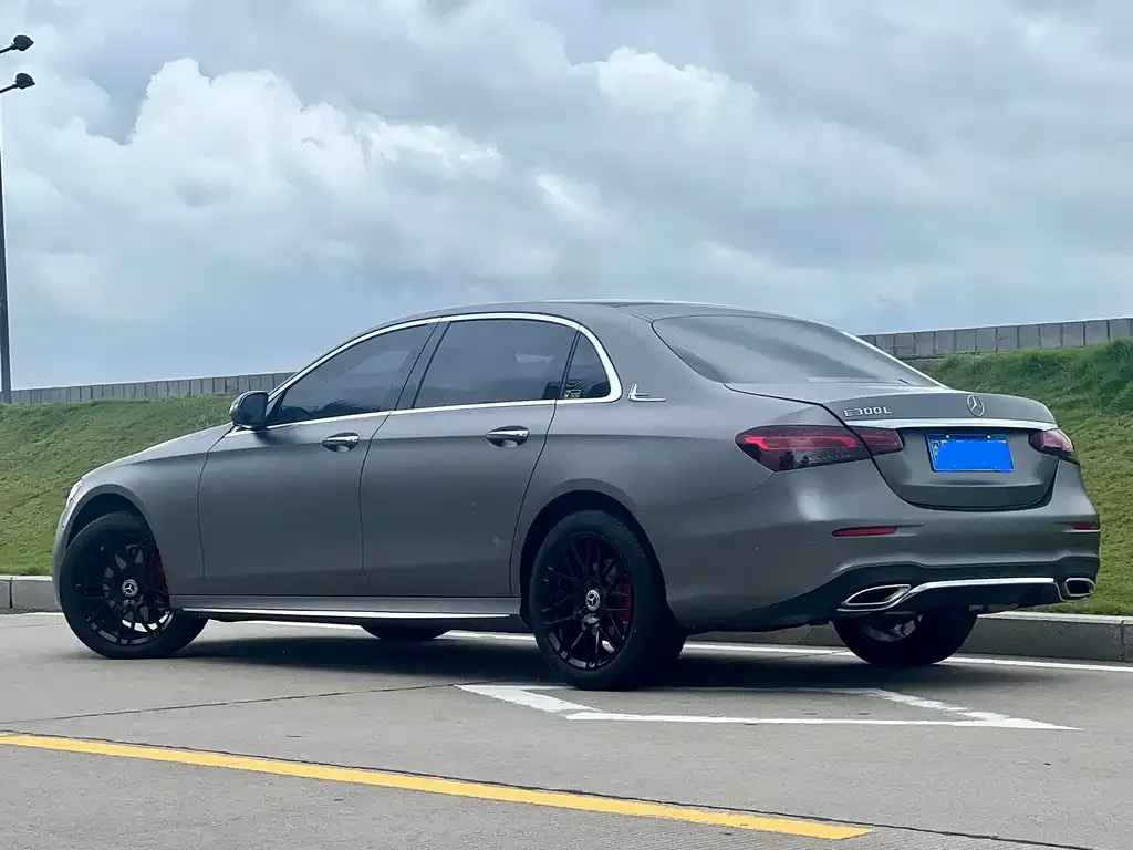 Mercedes-Benz E-Class — фото 4