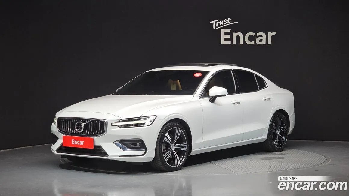 Volvo S60 — фото 1