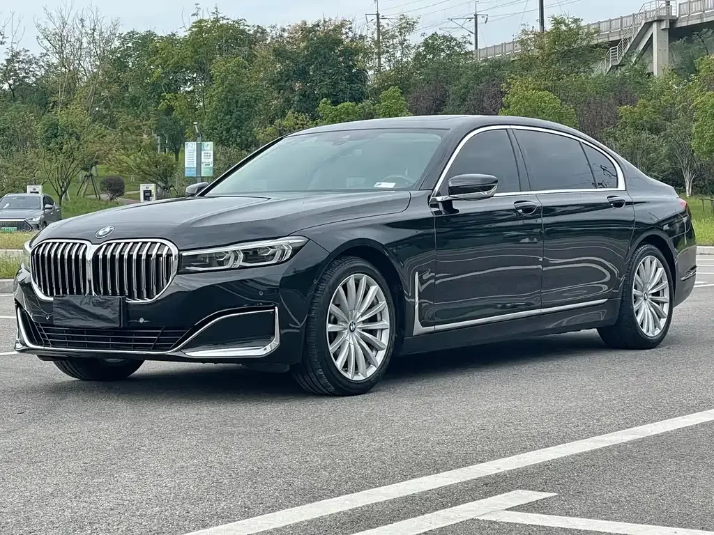 BMW 7 Series — фото 1