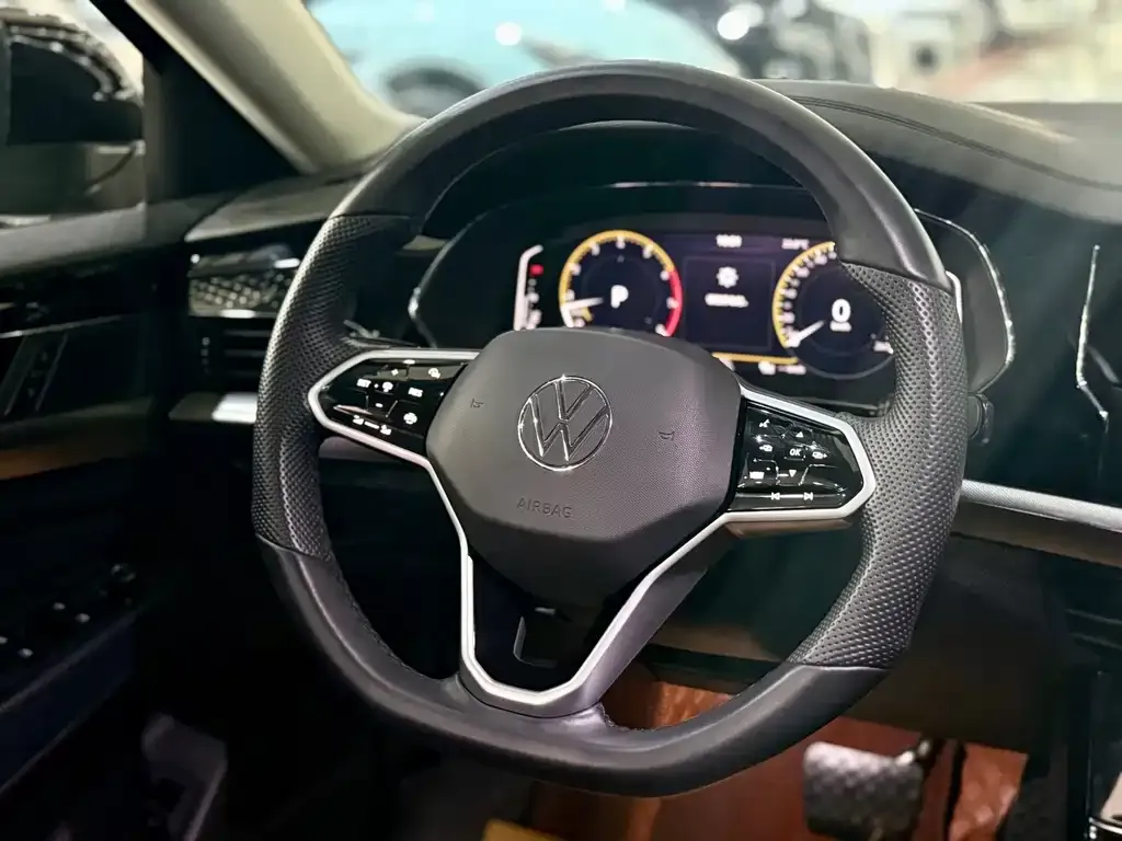 Volkswagen Passat — фото 10