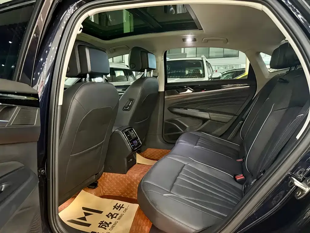 Volkswagen Passat — фото 4