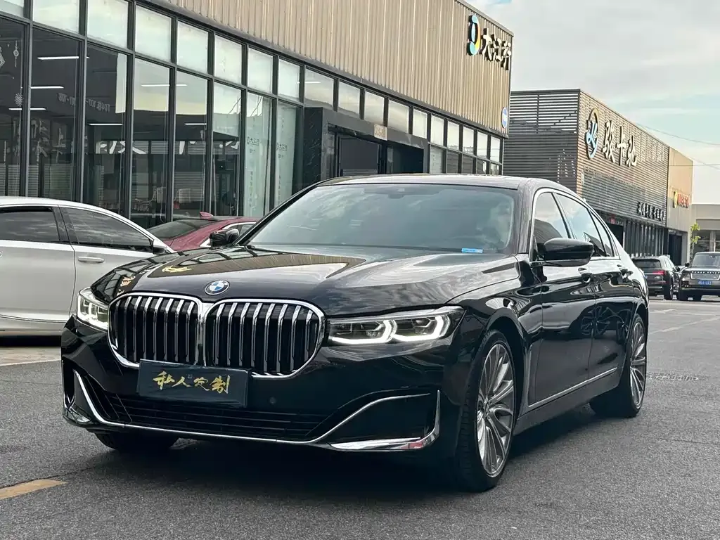 BMW 7 Series — фото 1