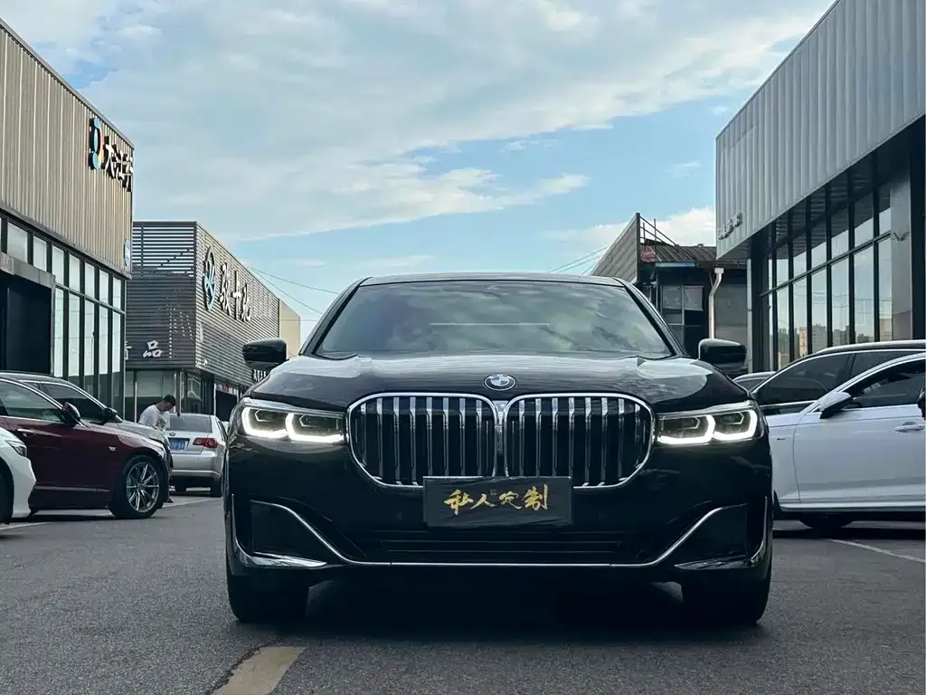 BMW 7 Series — фото 2