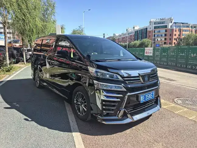Toyota Vellfire — фото 3