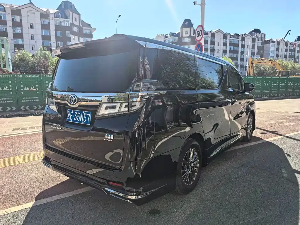 Toyota Vellfire — фото 4