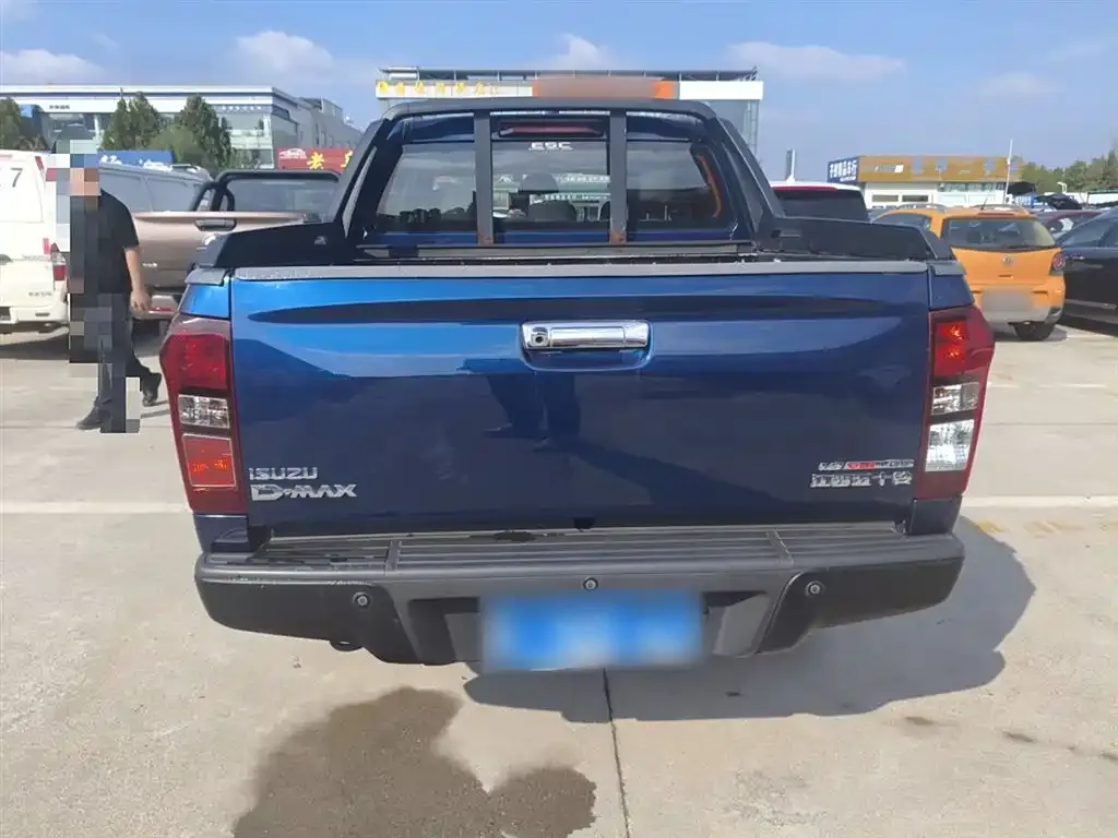 Isuzu D-MAX — фото 6