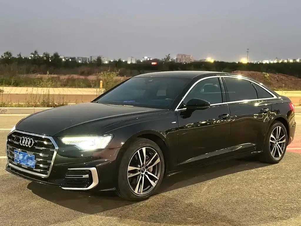 Audi A6L — фото 1