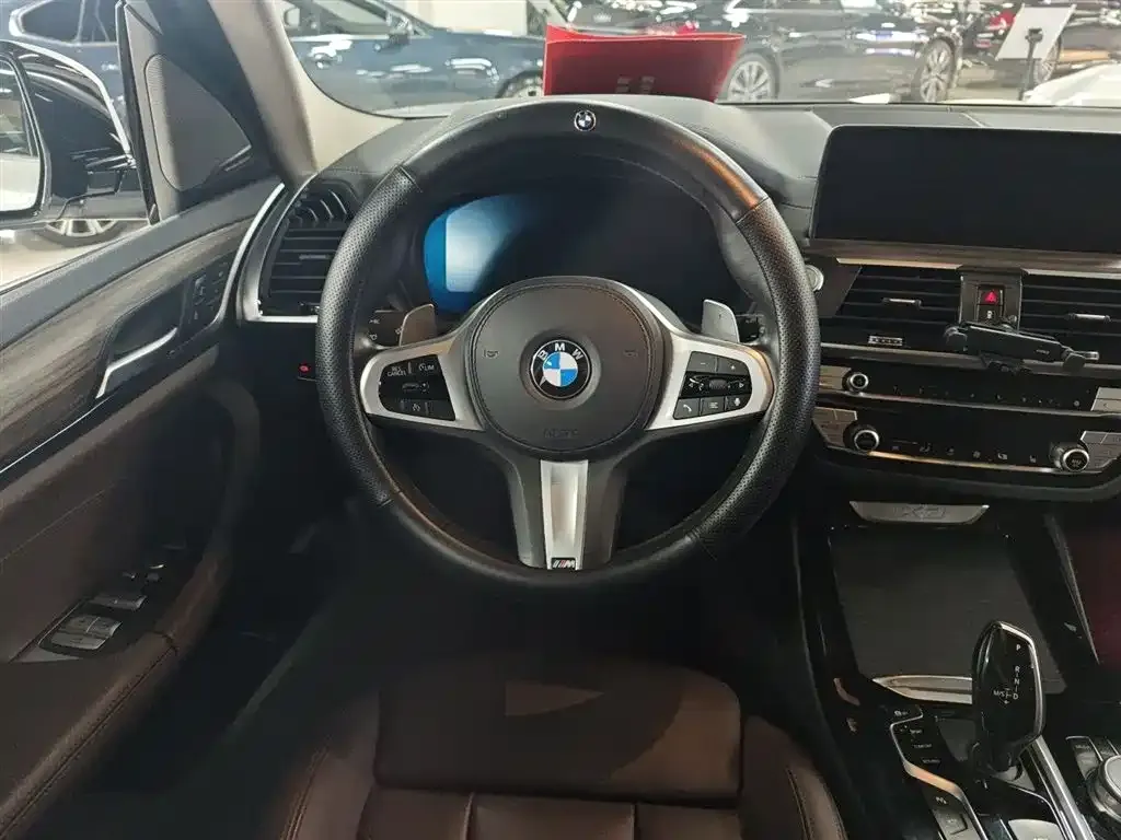 BMW X3 — фото 10