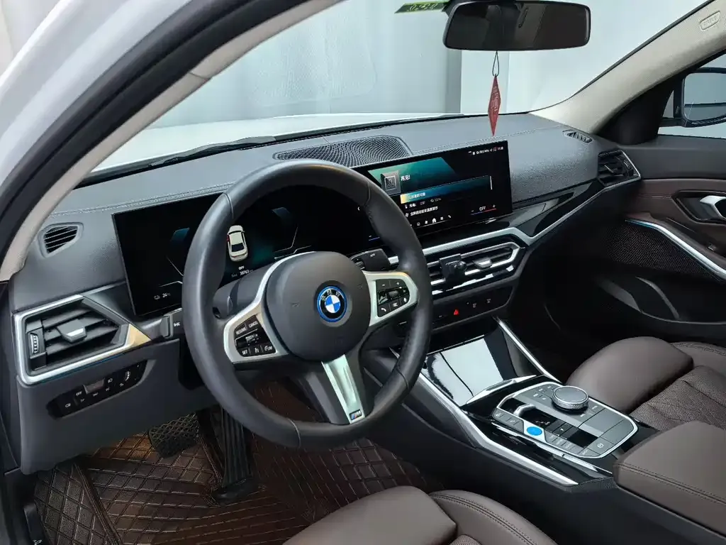 BMW i3 — фото 7