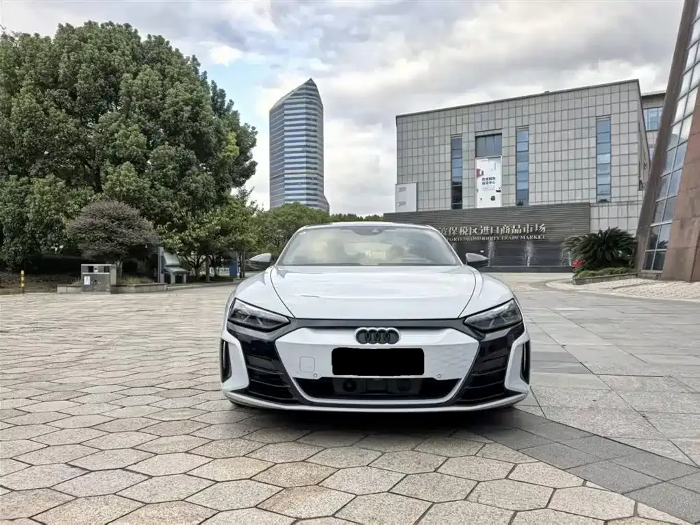 Audi RS e-tron GT — фото 2