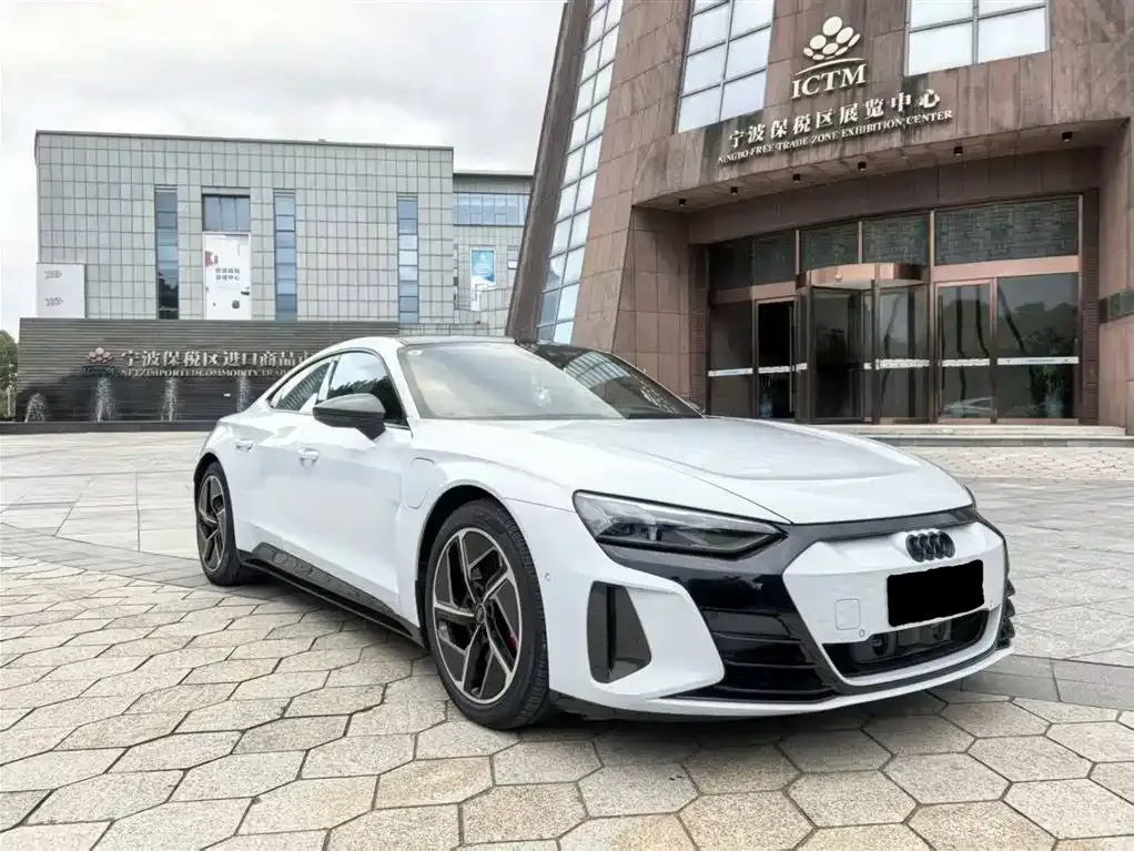 Audi RS e-tron GT — фото 4