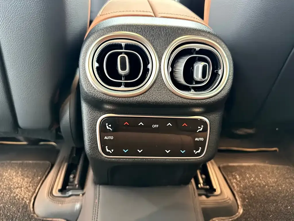 Mercedes-Benz GLC — фото 10
